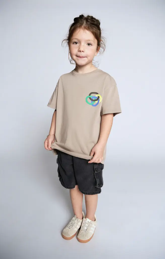KFIZ02AIE26-SEIVIN-MODEL-1-large.webp