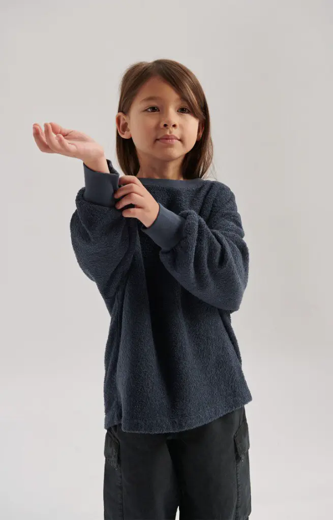 KBOBY03AE26-OBSC-MODEL-1-large.webp
