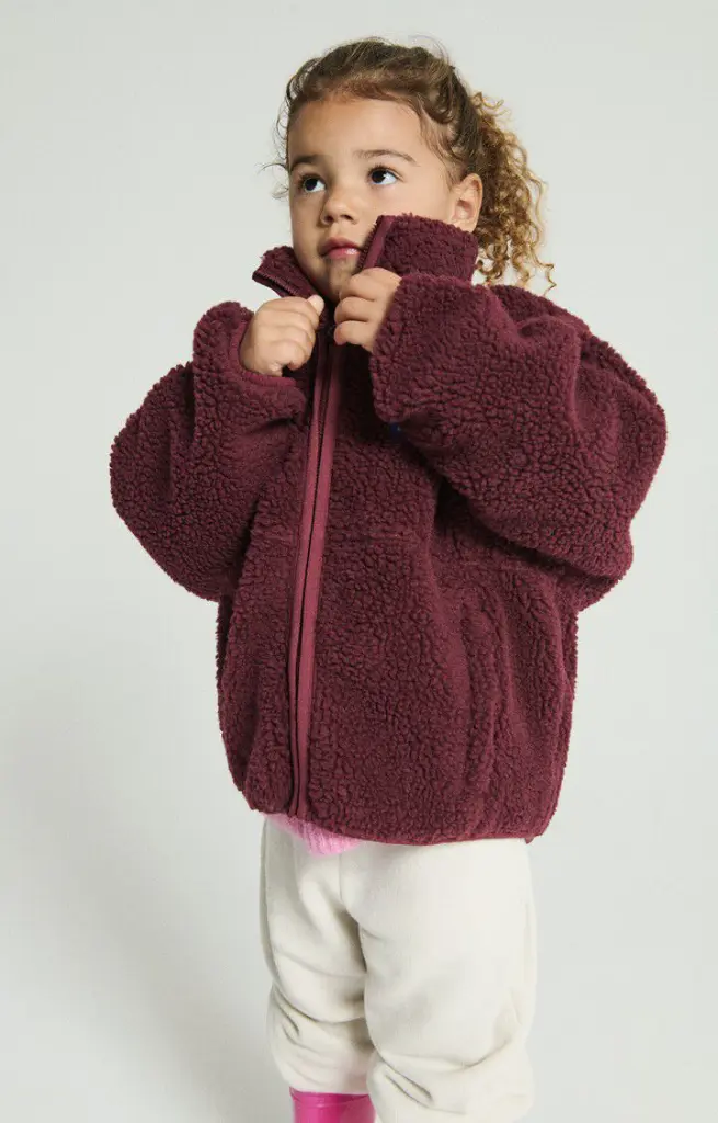 KHOK16CE26-BORDCH-MODEL-1-large.webp