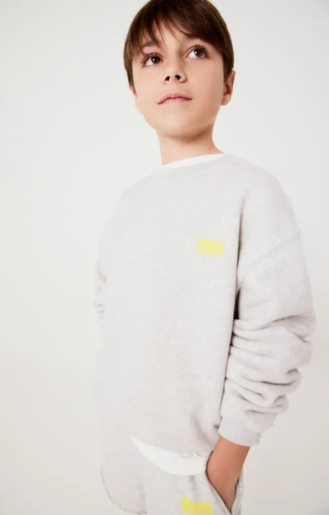 KKOD03AE26-POL-MODEL-1-large.webp