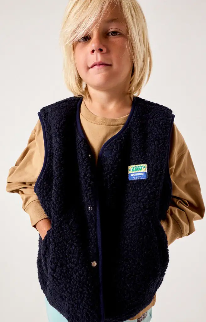 KHOK16EH26-NAVY-MODEL-1-large.webp
