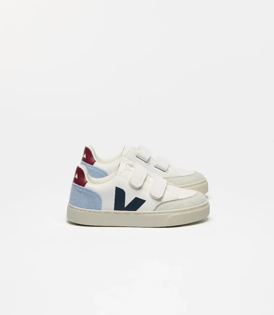 VEJA_XV0520607_lateral.webp