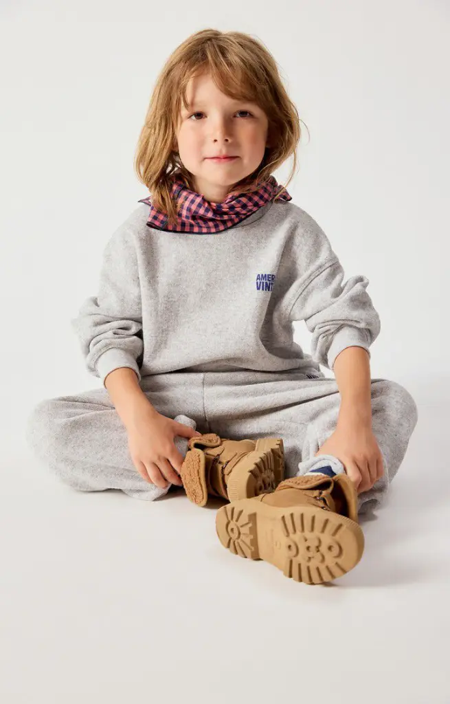 KEVO03EH26-GRCLCH-MODEL-1-large.webp
