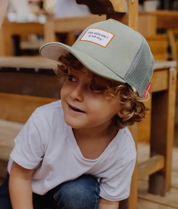 casquette-enfants-parents-trucker-khaki-hello-hossy.webp