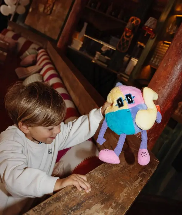 peluche-disco-pop-enfants-c1eb860c.webp